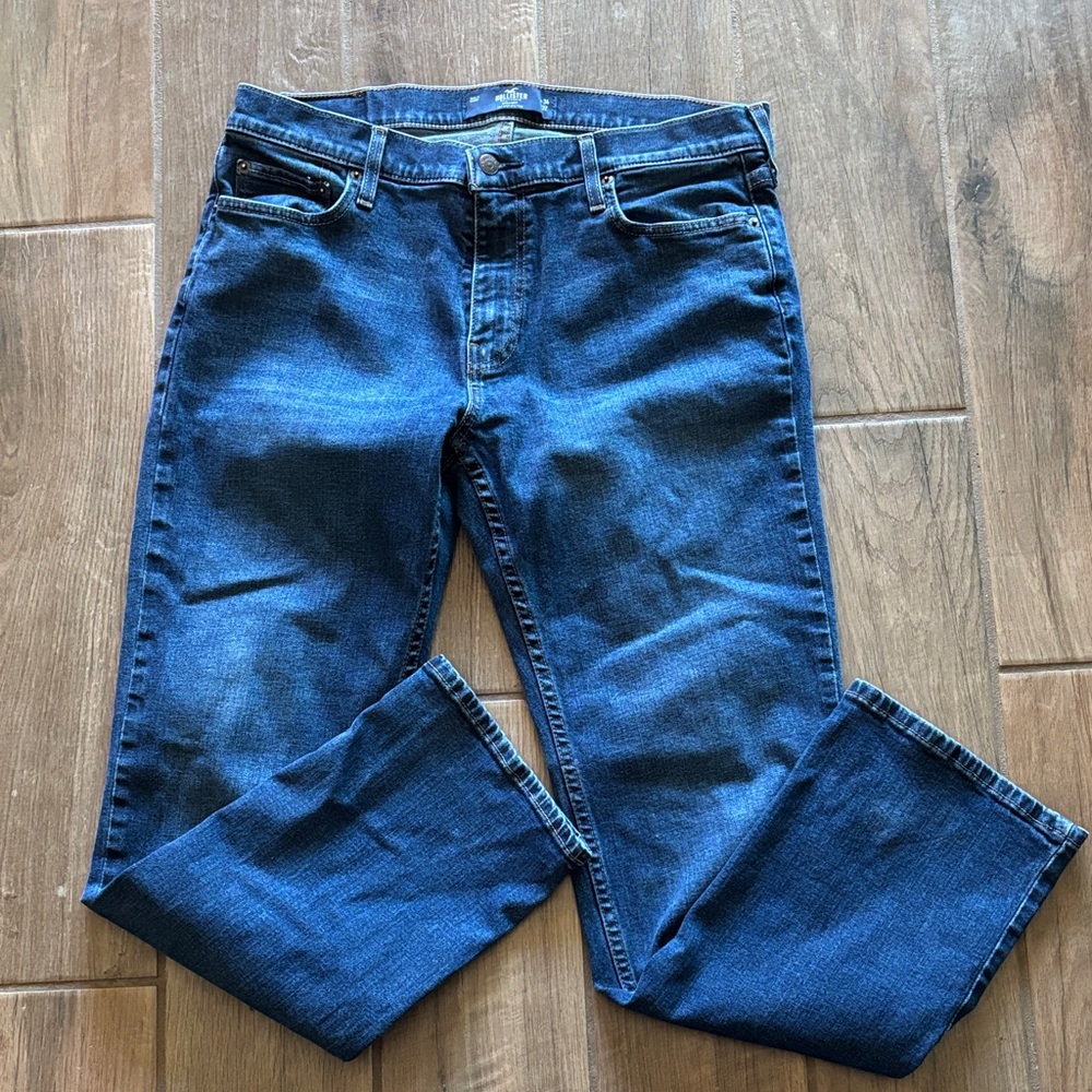 Hollister Men's Blue Denim Straight Jeans - Picture 4 of 5